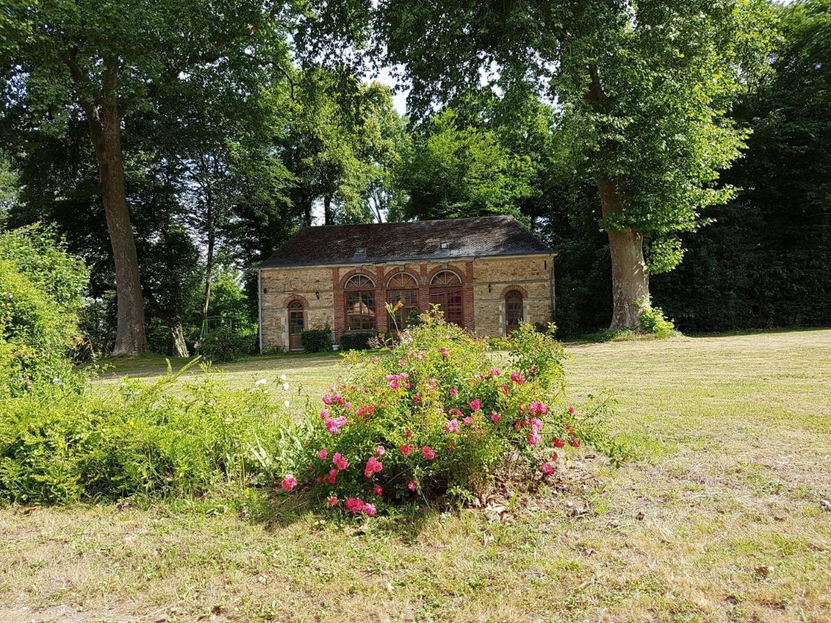 Logis Relais Des Cailleres Hotel Saint Pavace Kültér fotó