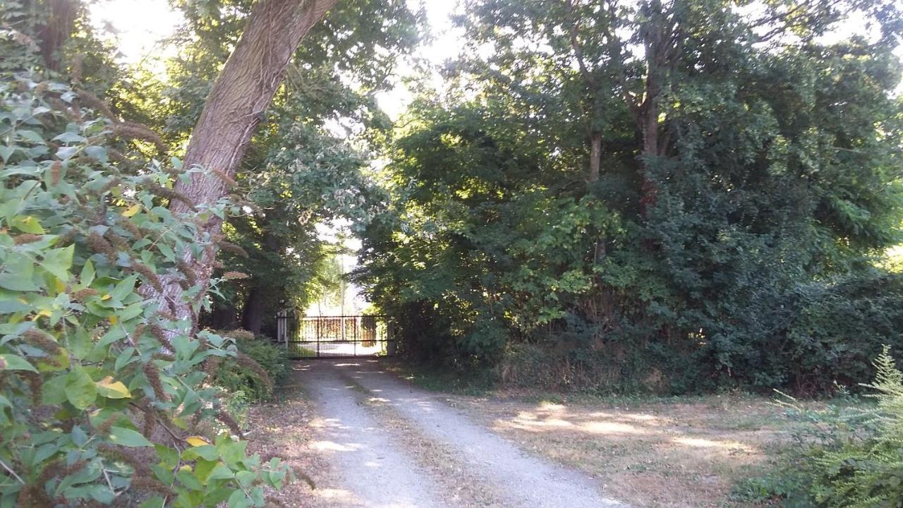 Logis Relais Des Cailleres Hotel Saint Pavace Kültér fotó